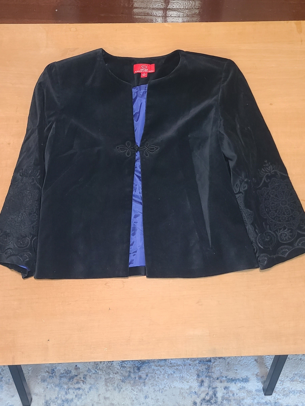 Oscar de la Renta Black Velvet Cropped Blazer with Embroidered Sleeves